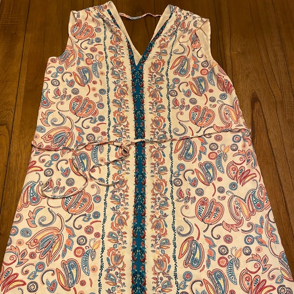 White Floral Sleeveless Dress with Tieable Belt - Picture 1 of 8